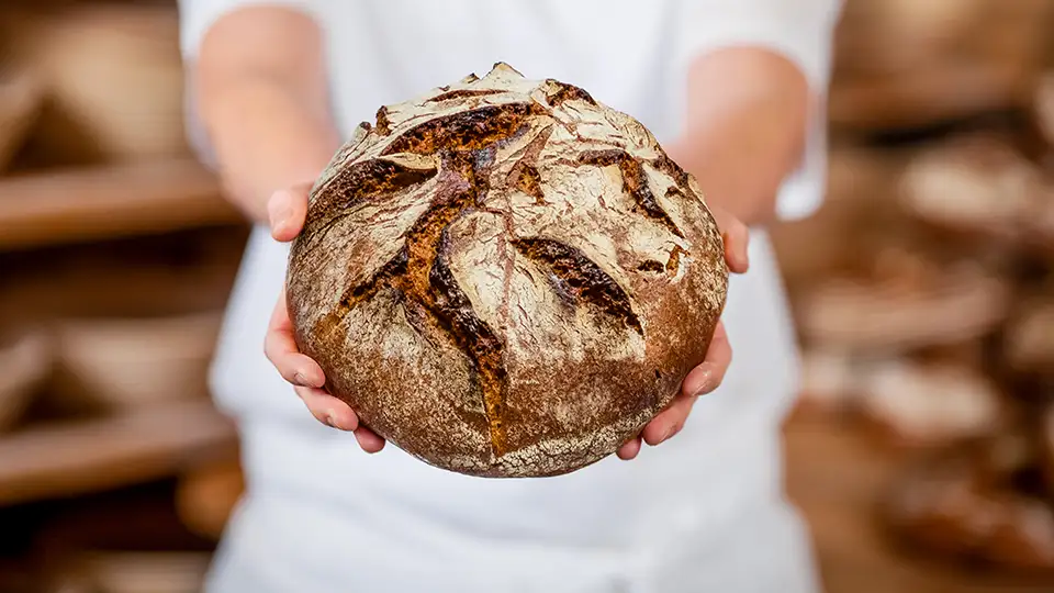 Frisch gebackenes Brot von BÄCKPOMM